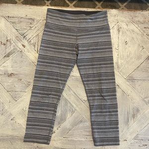 Womens LULULEMON Grey & white stripped cropped leggings